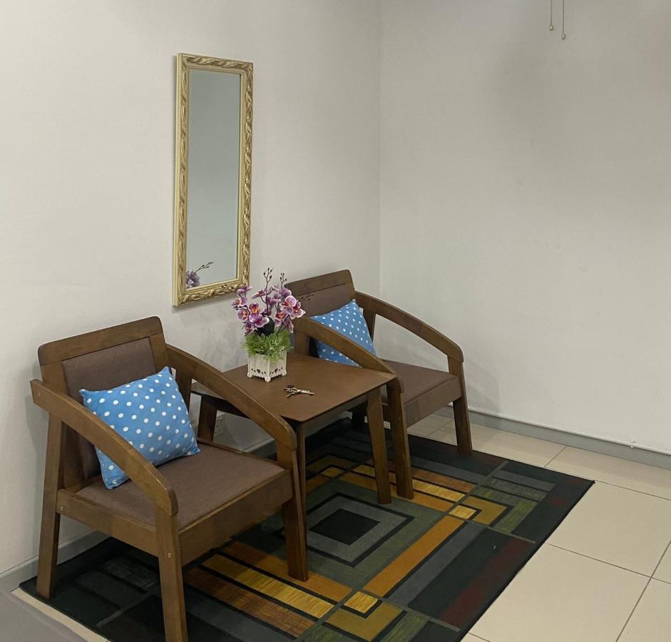 Klia Redza Homestay Kota Warisan Malay Only Sepang Eksteriør bilde